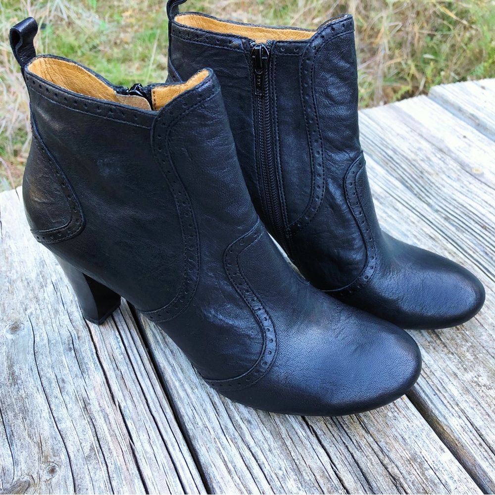 Biviel Black Leather Boots Size 39.5 Beautiful Classic